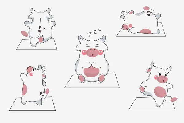 Lindo dibujos animados toro kawaii haciendo yoga diferentes poses pacificación —  Fotos de Stock
