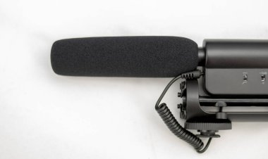 Fotoğraf ya da videoya bağlanmak için tek yönlü ya da top mikrofonu