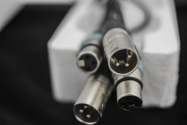 Xlr dengeli ses bağlantılarının ön görünümü