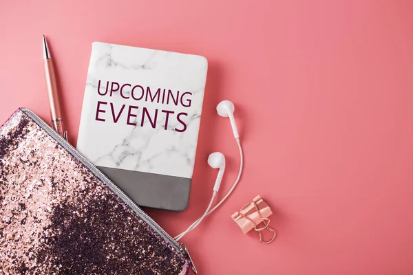 Bevorstehende Veranstaltungen auf rosa Hintergrund — Stockfoto