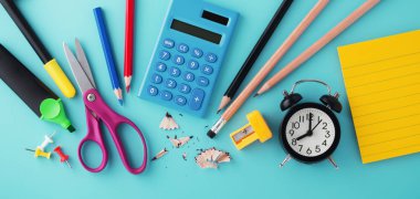 Saat ve hesap makinesi ile Okul kırtasiye