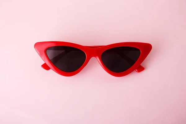 Red cat eye sunglasses — Stock Photo, Image