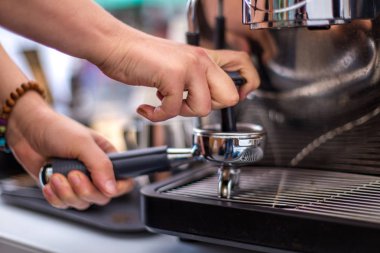 makineden kahve hazırlanması