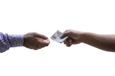 Erkek eli para tutuyor, seçici odaklanıyor.