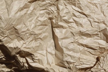 Üst kattaki buruşmuş kağıt gruplaşması