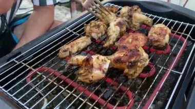 Izgara tavuğu kapat, seçici odaklanma