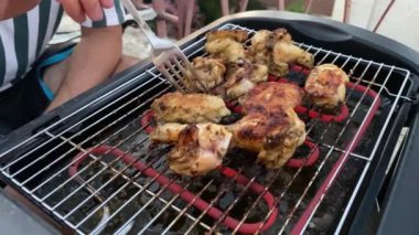 Izgara tavuğu kapat, seçici odaklanma