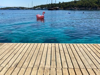 Denizin ahşap zeminini kapatın 