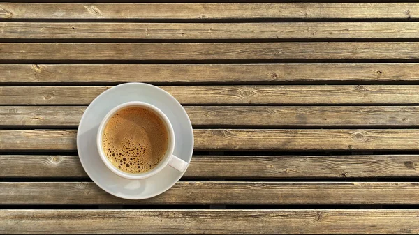 Ovanifrån Kaffekopp Träbord — Stockfoto