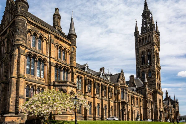 Glasgow Schottland Mai 2018 Vor Dem Glasgower Universitätsgebäude Mai 2018 lizenzfreie Stockbilder