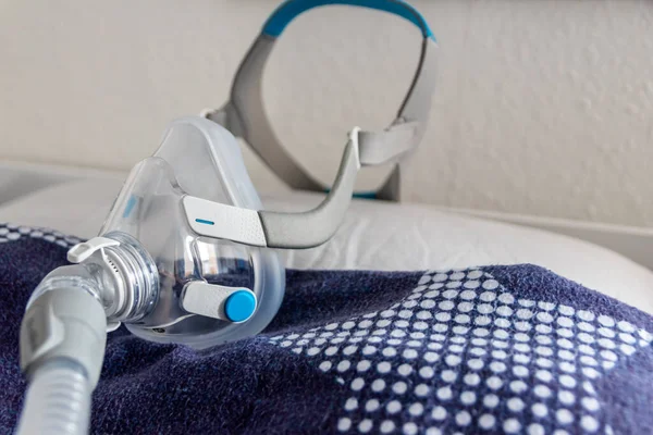 Máscara Cpap Contra Apnea Obstructiva Del Sueño Almohada Ayuda Los — Foto de Stock