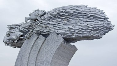 Novorossiysk, Rusya 'nın Karadeniz kıyısında zengin bir tarihi ve kahramanlık geçmişi olan bir liman kentidir..