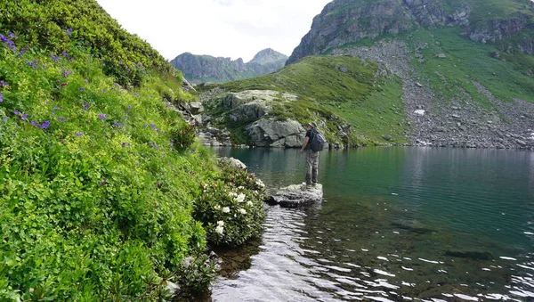 Highlands Της Δημοκρατίας Karachay Cherkess Εκπληκτικά Όμορφες Ορεινές Λίμνες Φαράγγια — Φωτογραφία Αρχείου