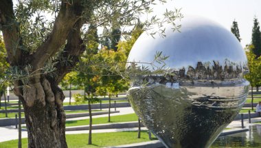 Rusya, Krasnodar Bölgesi. Turizm, dağlar ve tatil beldeleri. Galitsky Park, güneydeki Krasnodar kentinin merkezinde, modern ve güzel bir park alanıdır..