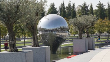 Rusya, Krasnodar Bölgesi. Turizm, dağlar ve tatil beldeleri. Galitsky Park, güneydeki Krasnodar kentinin merkezinde, modern ve güzel bir park alanıdır..