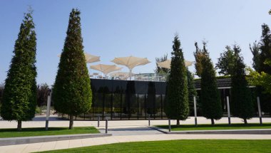 Rusya, Krasnodar Bölgesi. Turizm, dağlar ve tatil beldeleri. Galitsky Park, güneydeki Krasnodar kentinin merkezinde, modern ve güzel bir park alanıdır..