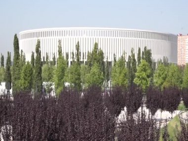 Rusya, Krasnodar Bölgesi. Turizm, dağlar ve tatil beldeleri. Galitsky Park, güneydeki Krasnodar kentinin merkezinde, modern ve güzel bir park alanıdır..