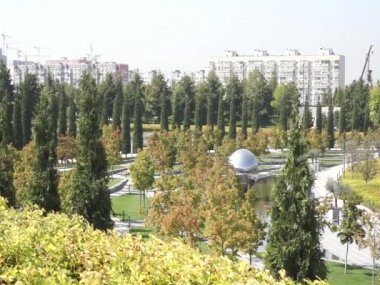 Rusya, Krasnodar Bölgesi. Turizm, dağlar ve tatil beldeleri. Galitsky Park, güneydeki Krasnodar kentinin merkezinde, modern ve güzel bir park alanıdır..