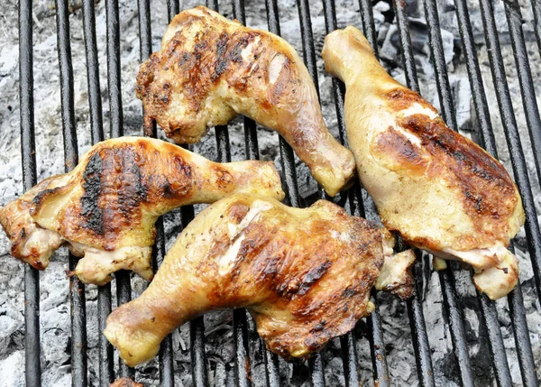 Grillad Kyckling Lår Flammande Grillen — Stockfoto
