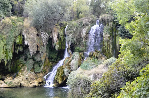 Bella Cascata Kravica Bosnia Erzegovina Popolare Area Nuoto Picnic Turisti — Foto Stock