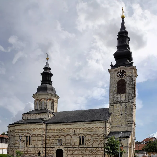 Igreja da Natividade da Santíssima Virgem. Sremska Kamenica . — Fotografia de Stock