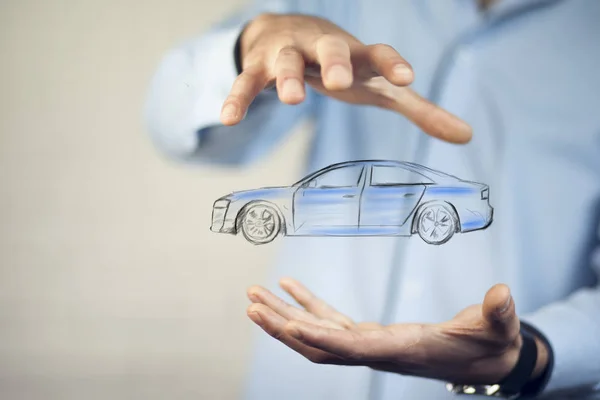 Manos Hombre Con Icono Coche Sobre Fondo Gris Pared — Foto de Stock