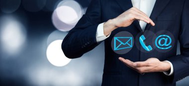 Kişi kutsal kişilerin resmi ile adamım, yakın çekim