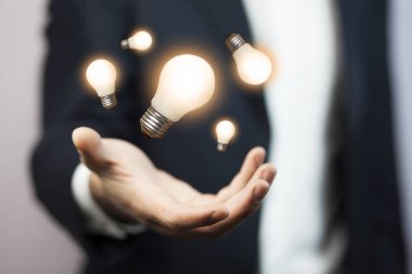 ampuller ile iş adamı. İş