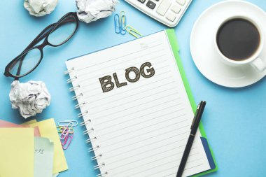 Blog defter sayfa üzerinde yazılı metin 
