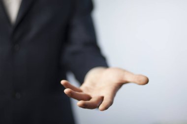 İşadamı ile karşılama jest, yakın çekim