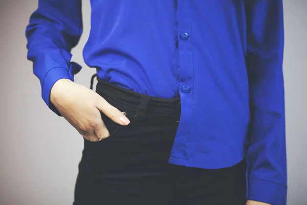 Model Modré Košili Černé Kalhoty — Stock fotografie