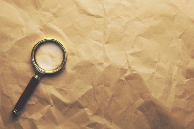 eski kahverengi kağıt arka plan üzerinde pusula