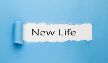 mavi renkli kağıda yazılı yeni hayat metin