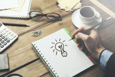 adam Aydınlatma ampul defter sabit tablo ile çizim