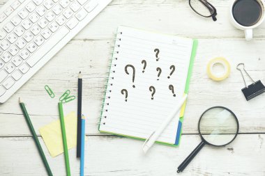 soru işaretleri üzerinde klavye ve sabit tablo ile not etmek