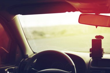  akşam yolda seyahat