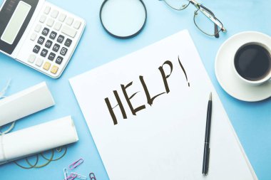 Yardım metni kağıt üzerinde tablo, iş üzerinde