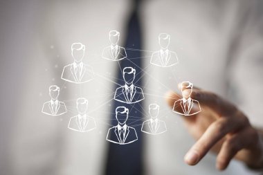 genç işadamı dijital sanal ekran üzerinde çalışma