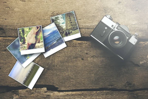 Câmera Fotos Mesa Madeira — Fotografia de Stock