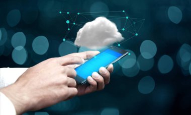 telefon olan adam. bulut bilgi işlem kavramı 