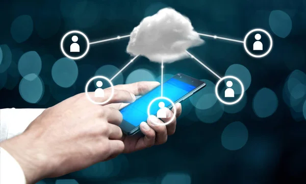 Επιχειρηματίας Χρησιμοποιώντας Smartphone Σύννεφο Υπολογιστών Έννοιας Σύνδεσης — Φωτογραφία Αρχείου