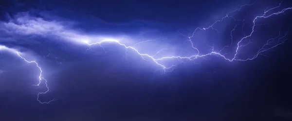 Schöner Und Dramatischer Blitz Himmel — Stockfoto