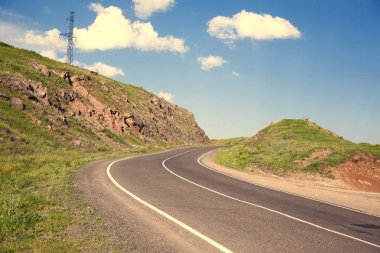 Ermenistan'ın en yüksek ve en tehlikeli asfalt yolu