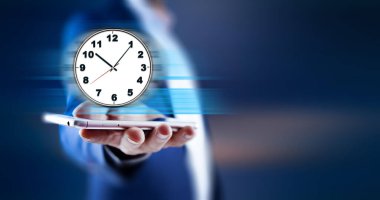 Ekranda saati olan bir adam cep telefonu