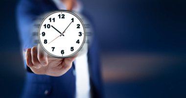 Ekrandaki adam el saati