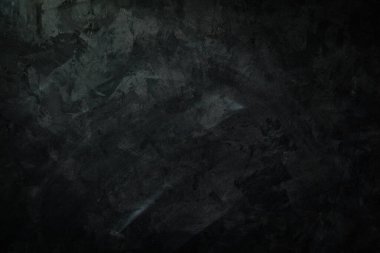 Tahtaya kazınmış tebeşir.