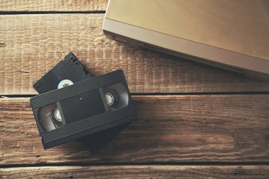 Masadaki video kasedi.