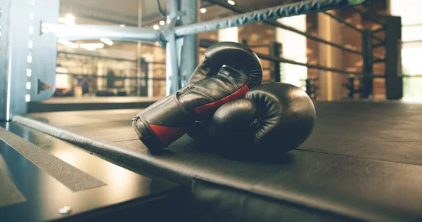 Paire Gants Boxe Rouge Dans Anneau — Photo