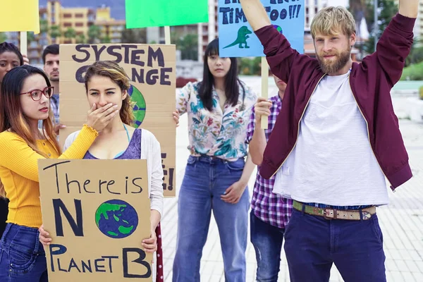 Joven Activista Que Lucha Contra Cambio Climático Chica Cubriendo Boca — Foto de Stock