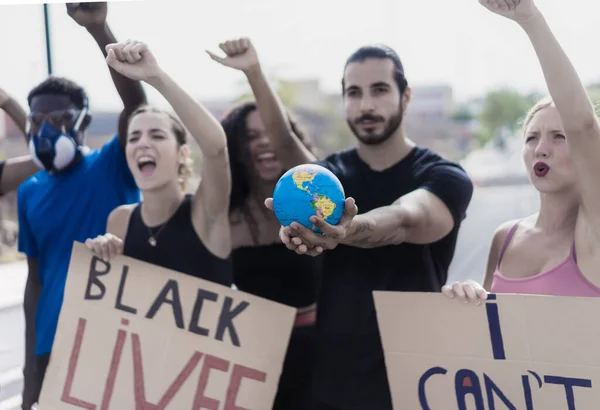 Igualdad Mundo Cima Mente Grupo Multirracial Pidiendo Derechos Humanos Joven — Foto de Stock